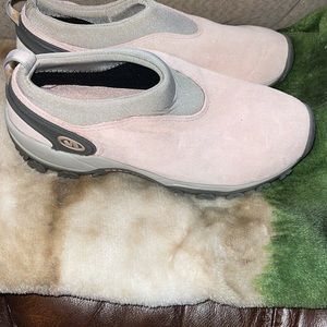 Pink Merrell satellite slip ons size 9.5 EUC